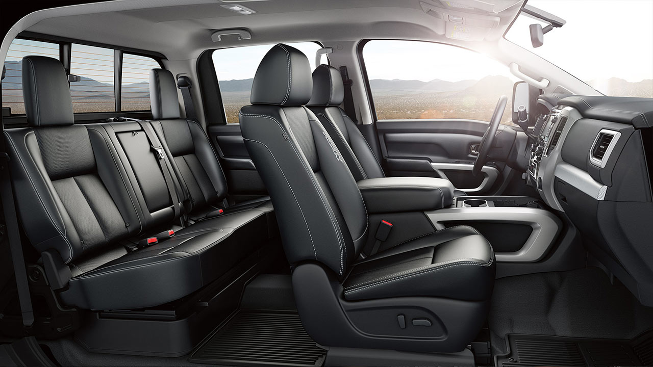 2016-nissan-titan-xd-black-leather-interior