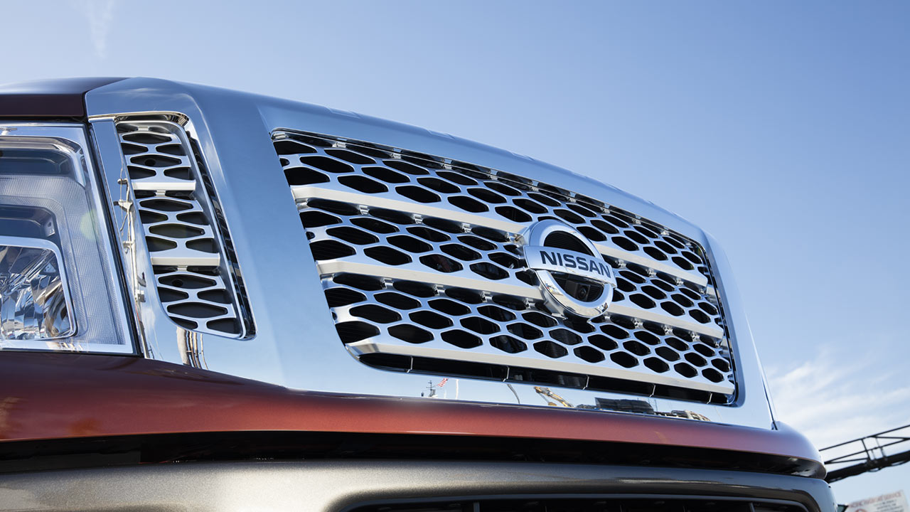 2016-nissan-titan-xd-front-grille